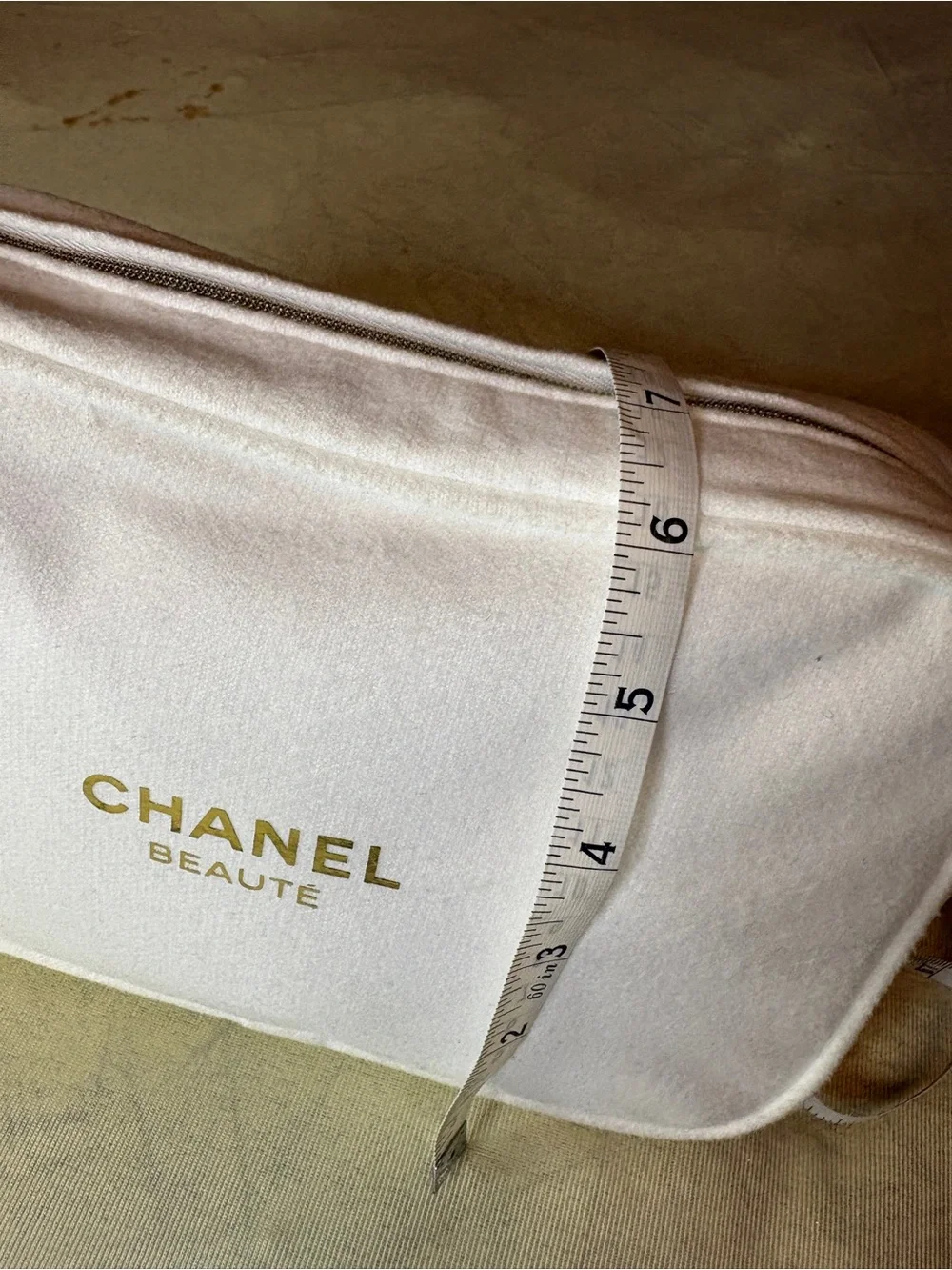 CHANEL Beauté White Cosmetic Pouch